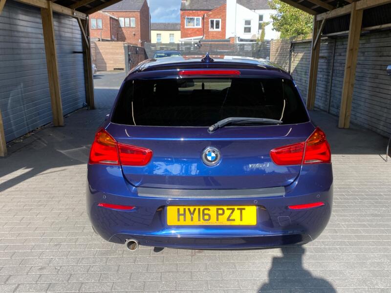 BMW 1 SERIES