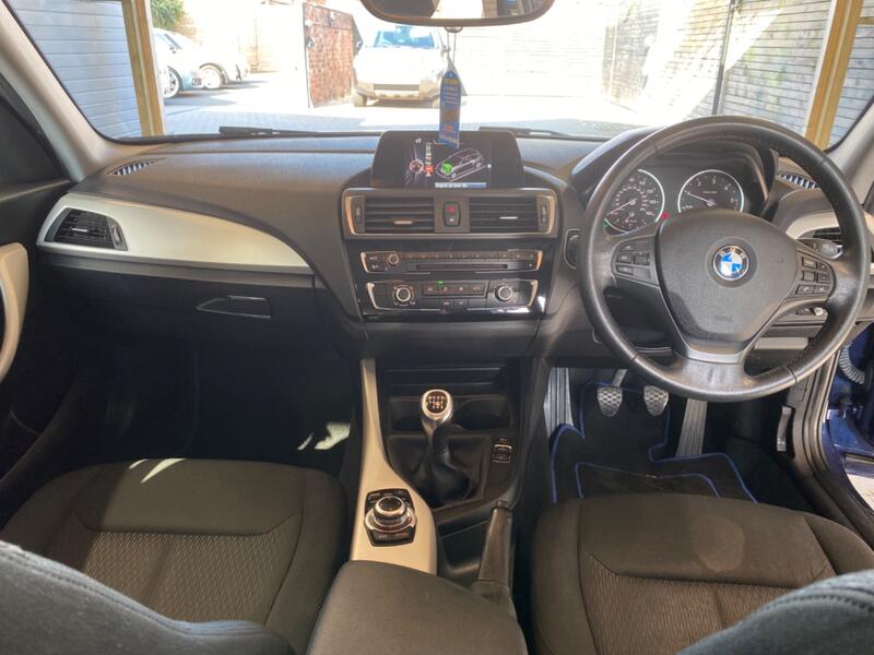 BMW 1 SERIES