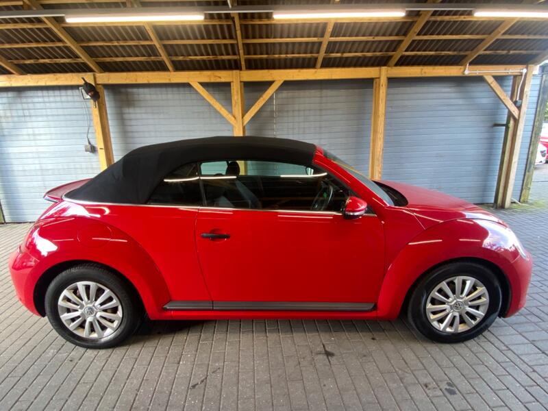 VOLKSWAGEN BEETLE