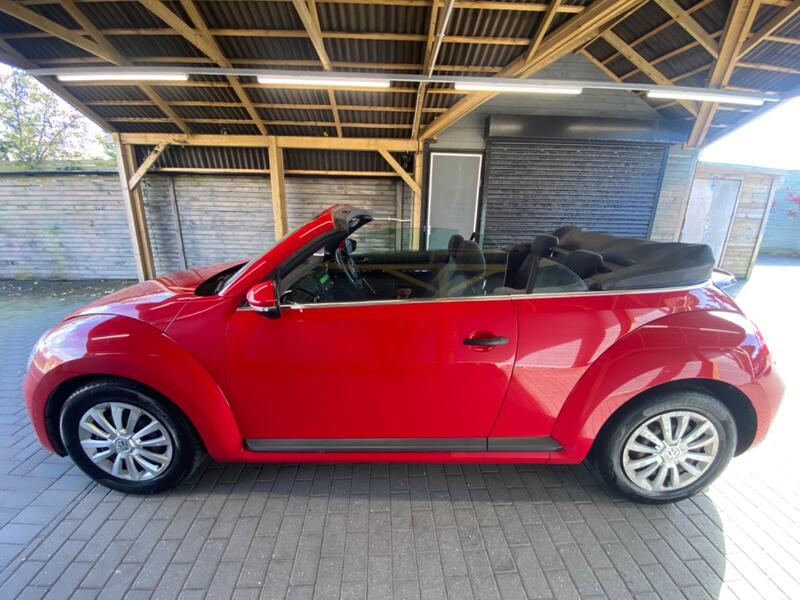 VOLKSWAGEN BEETLE