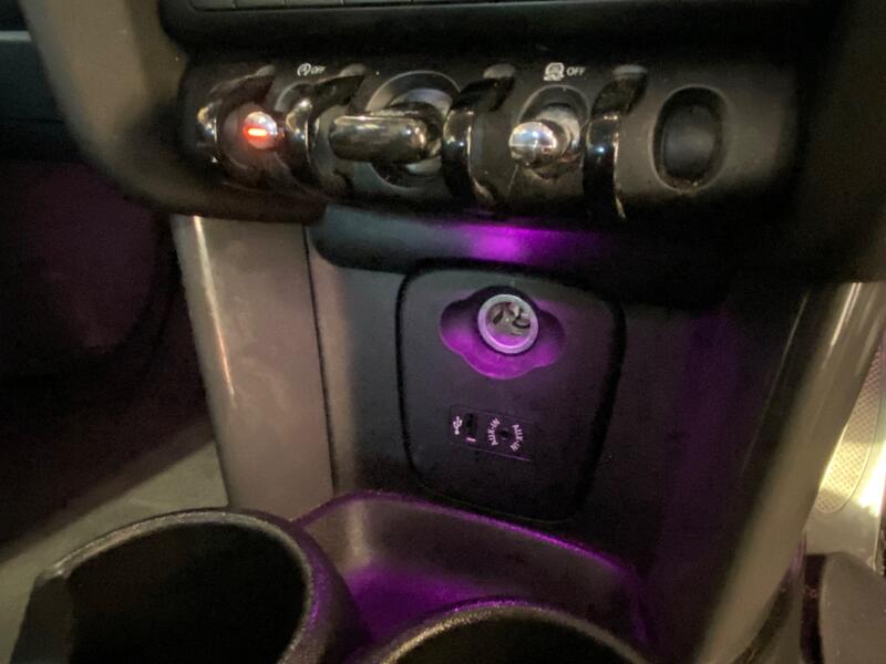 MINI HATCH