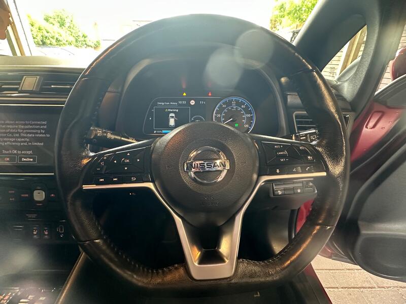 NISSAN LEAF