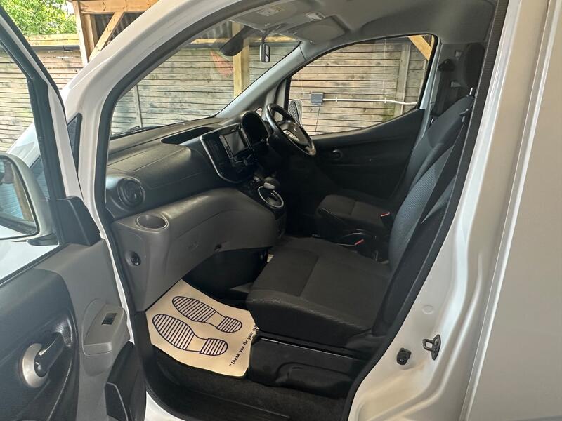 NISSAN ENV200 EVALIA