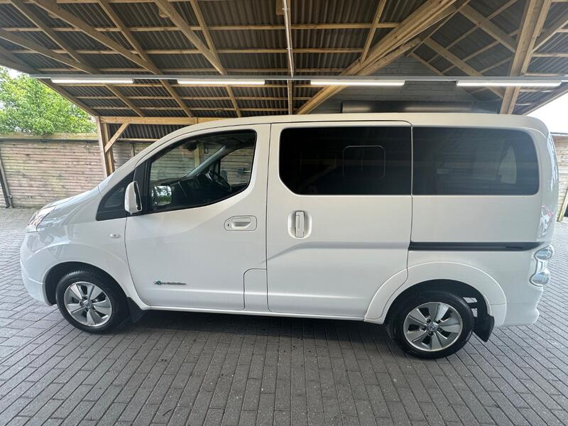 NISSAN ENV200 EVALIA
