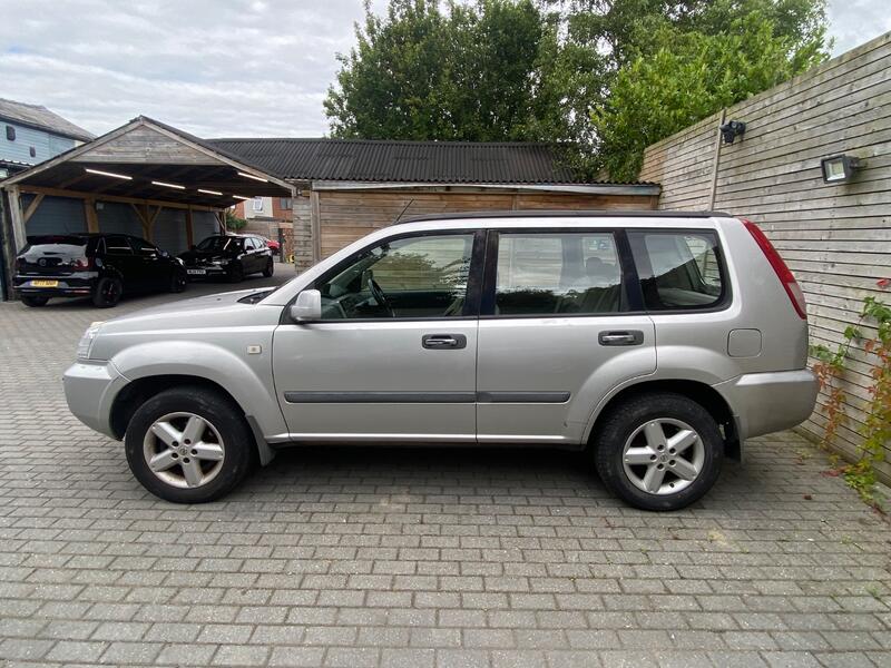 NISSAN X-TRAIL
