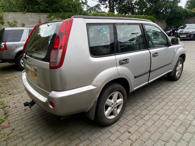 NISSAN X-TRAIL